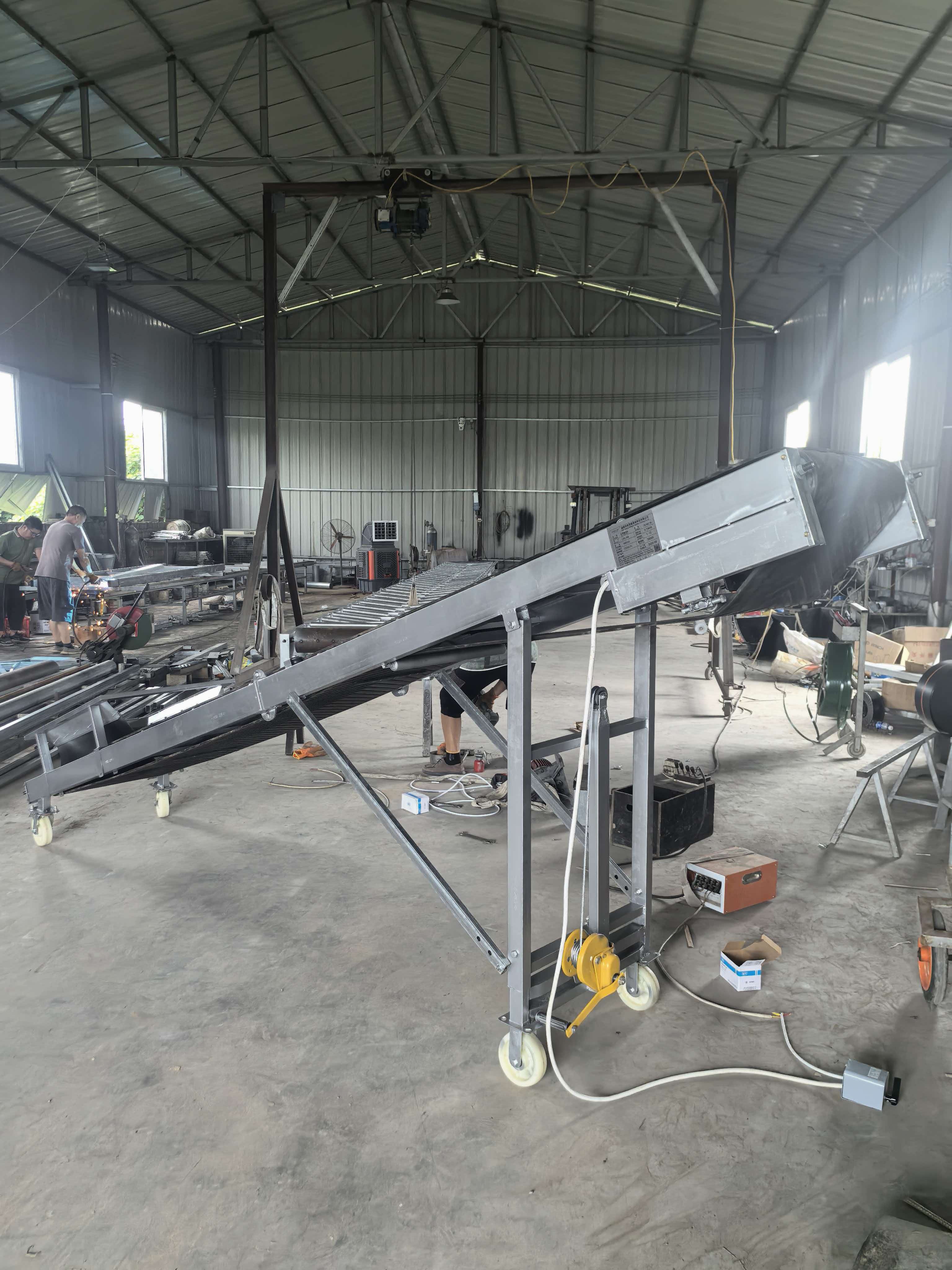 Conveyor Belt Material Handling